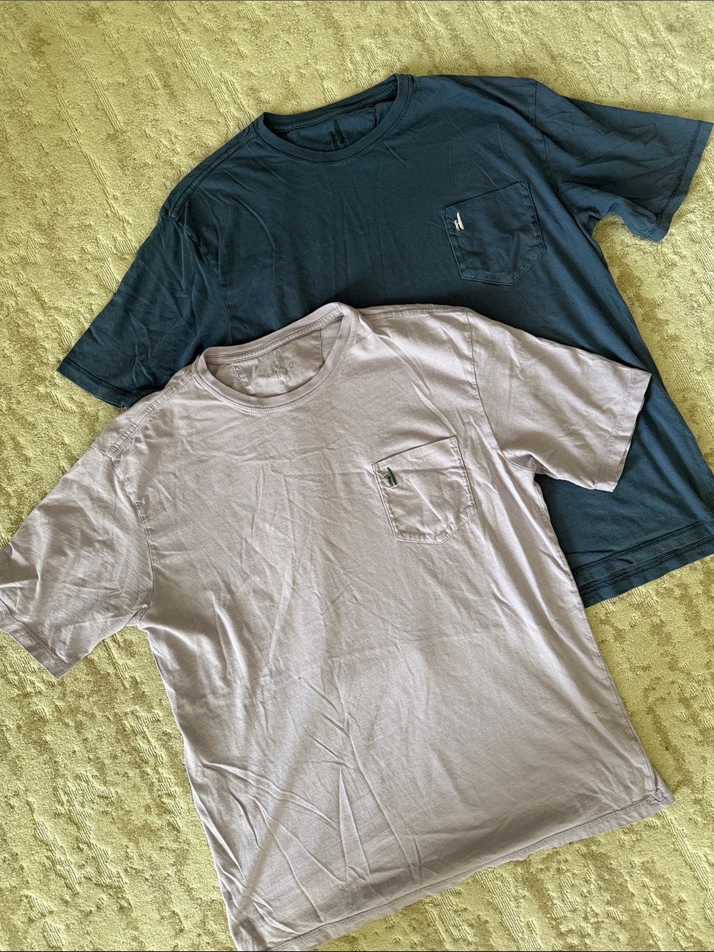 Johnnie-O Large cotton pocket tees (2)